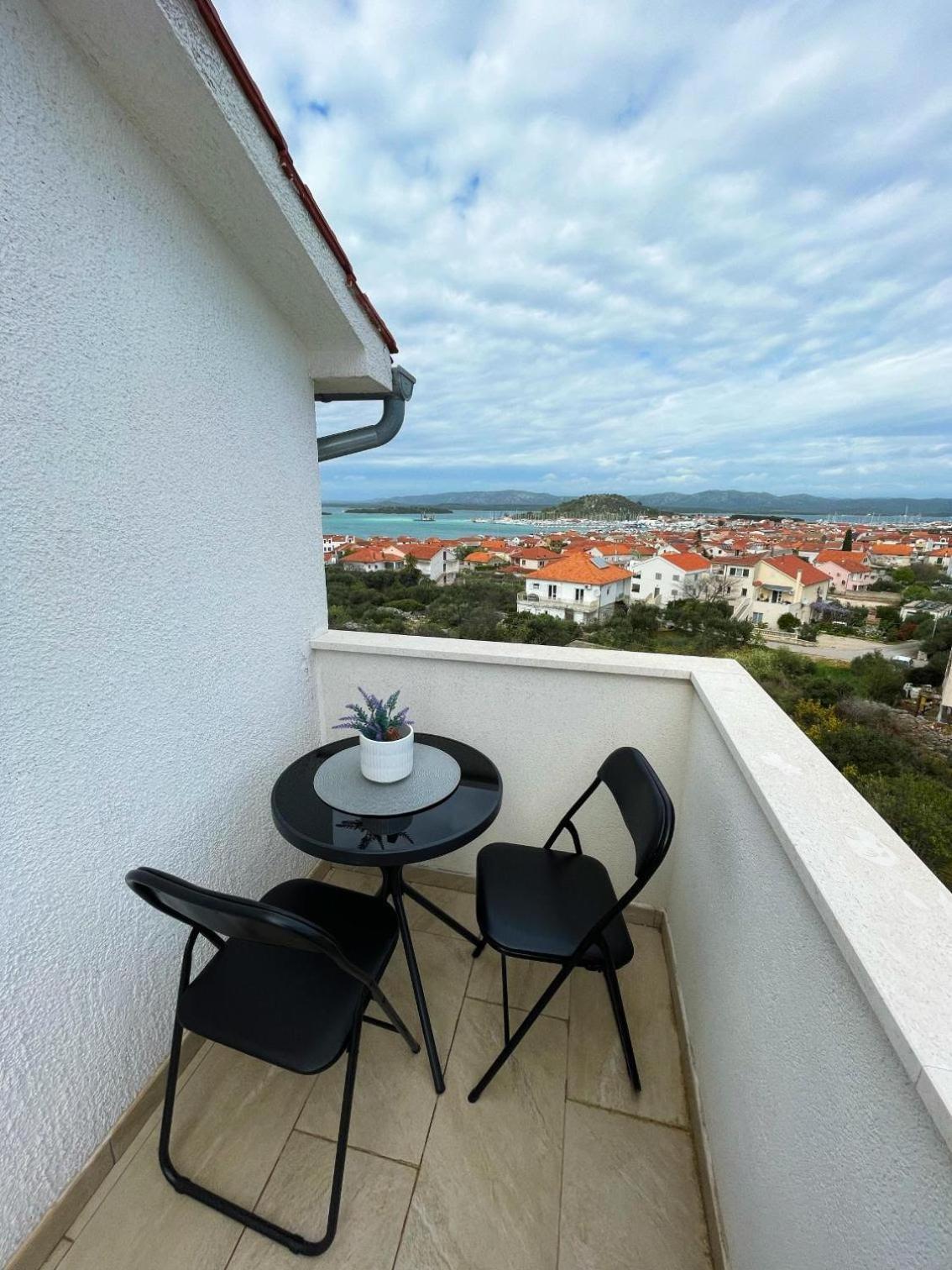 Apartments Kostelic Murter Exterior photo