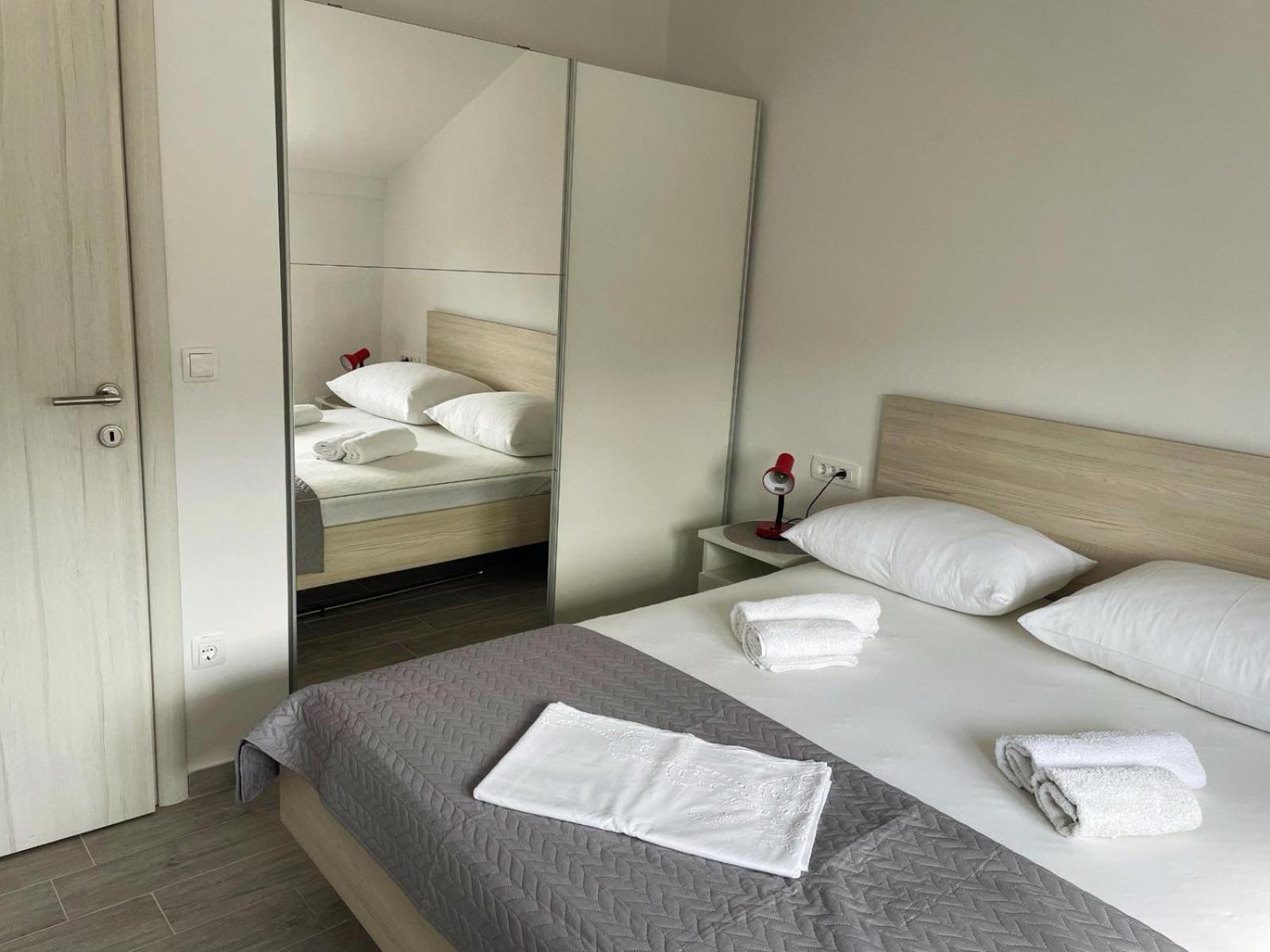 Apartments Kostelic Murter Room photo