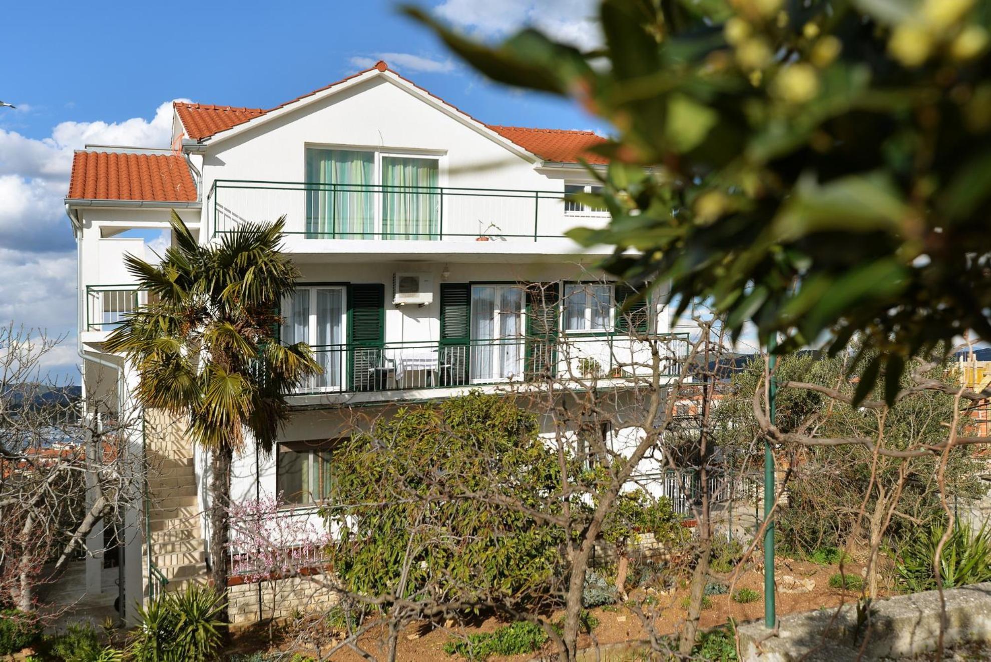 Apartments Kostelic Murter Exterior photo