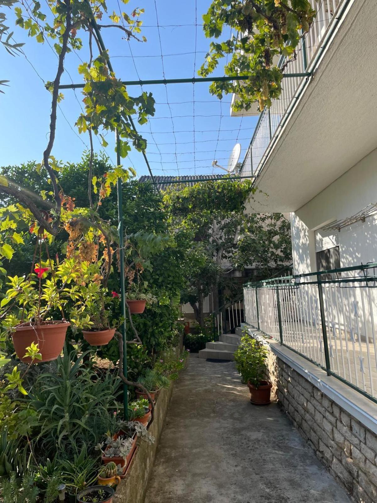 Apartments Kostelic Murter Exterior photo
